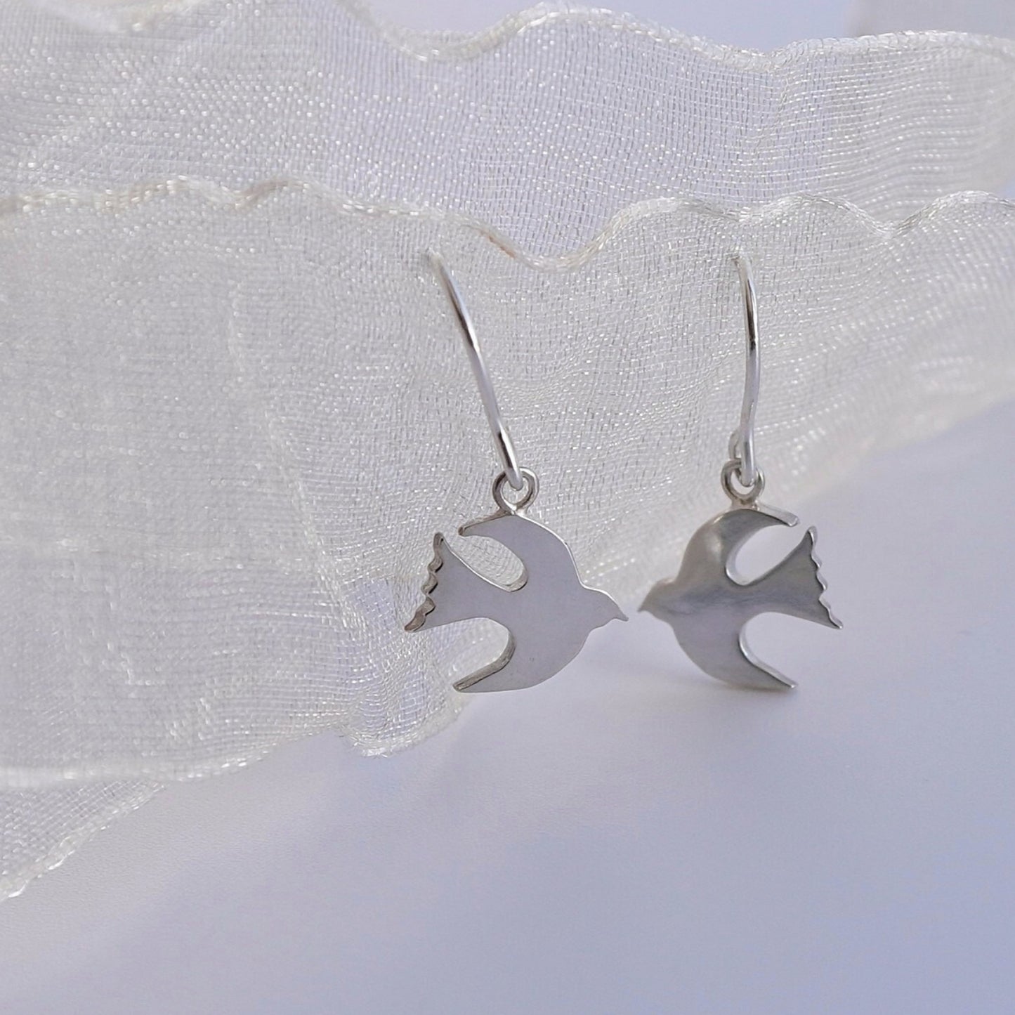 【Bird Charm】はばたく鳥のピアス