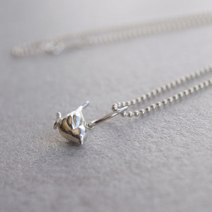 【Bird Charm】たたずむ小鳥のネックレス