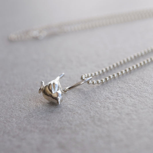 【Bird Charm】たたずむ小鳥のネックレス