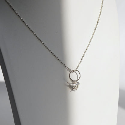 【Bird Charm】たたずむ小鳥のネックレス