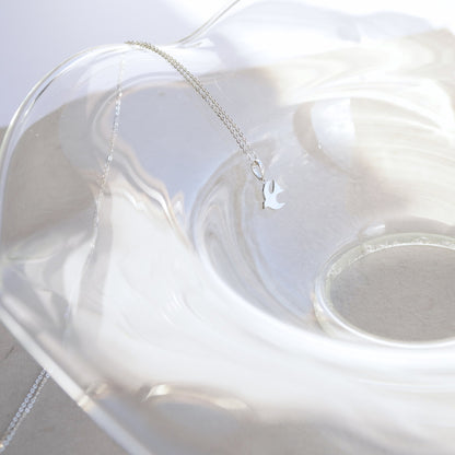 【Bird Charm】はばたく鳥のネックレス