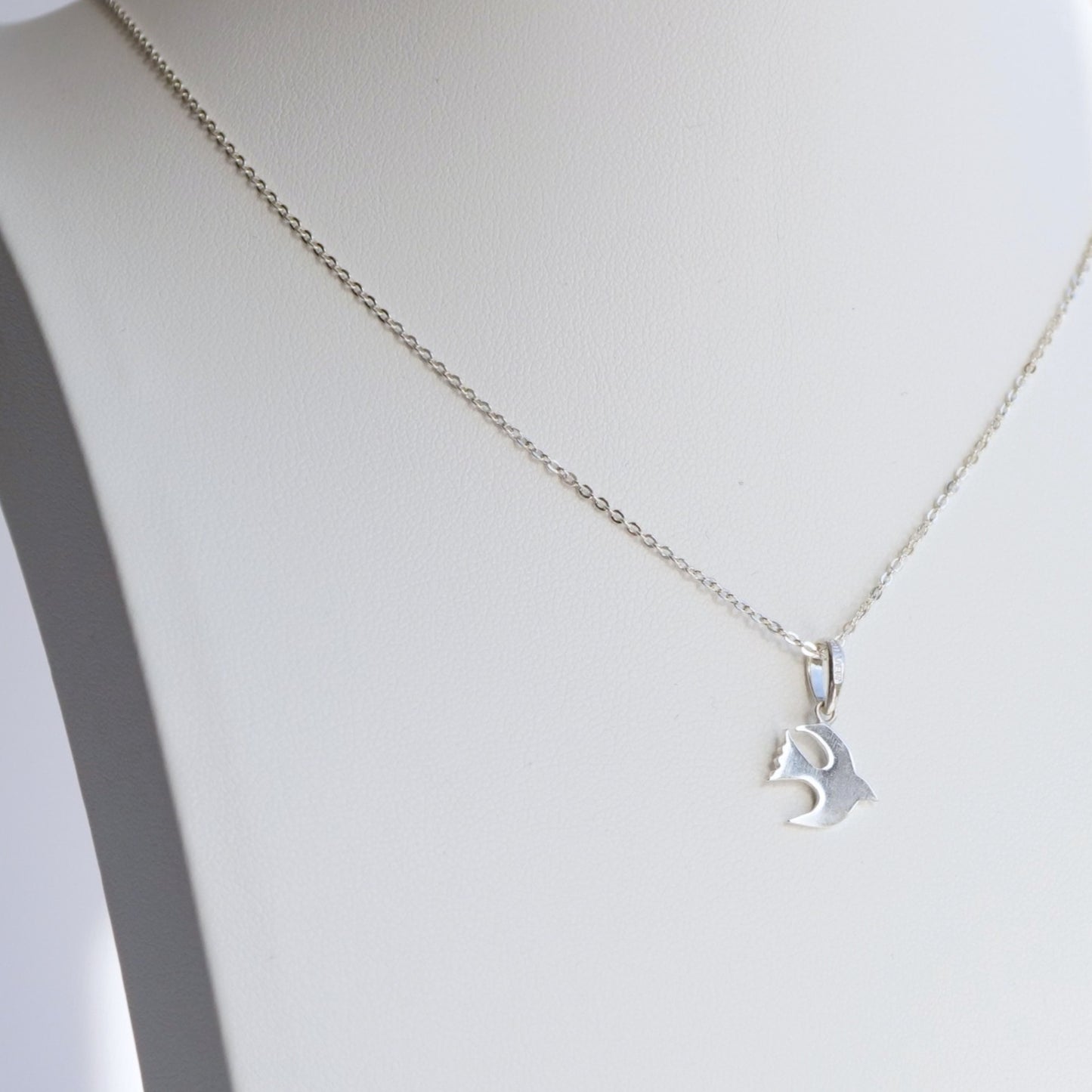 【Bird Charm】はばたく鳥のネックレス