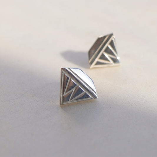 ダイヤモンド モチーフ・ピアス