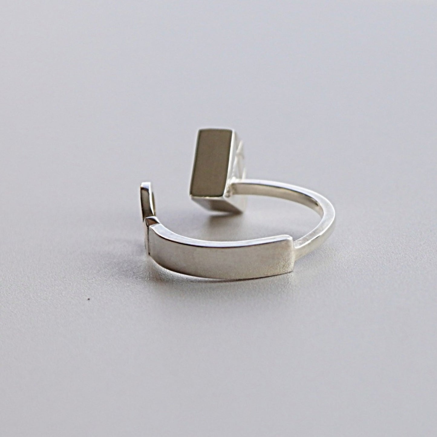 立体 ダイヤモンドモチーフ・リング