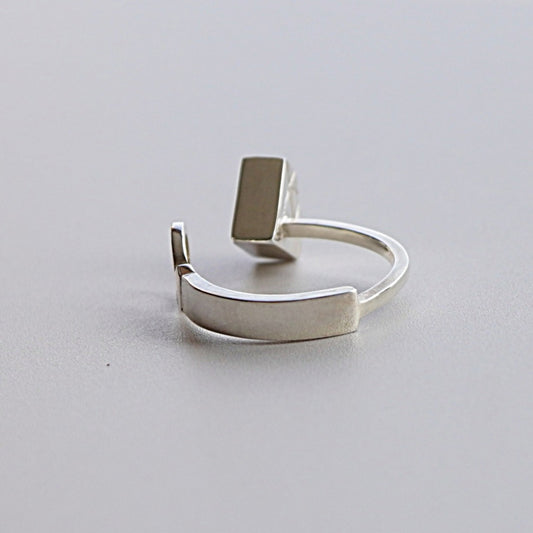 立体 ダイヤモンドモチーフ・リング