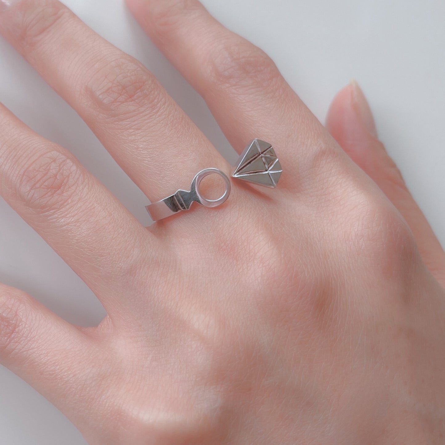 立体 ダイヤモンドモチーフ・リング